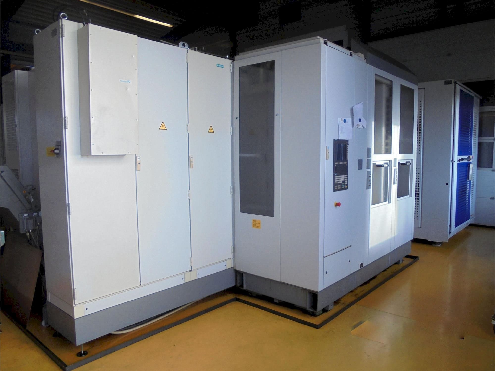 Vue de face de la machine Heckert HEC500D XXL