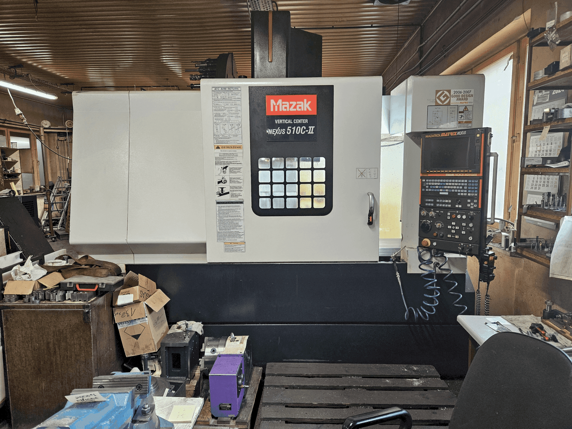 Vue de face de la machine Mazak NEXUS VCN 510C-II