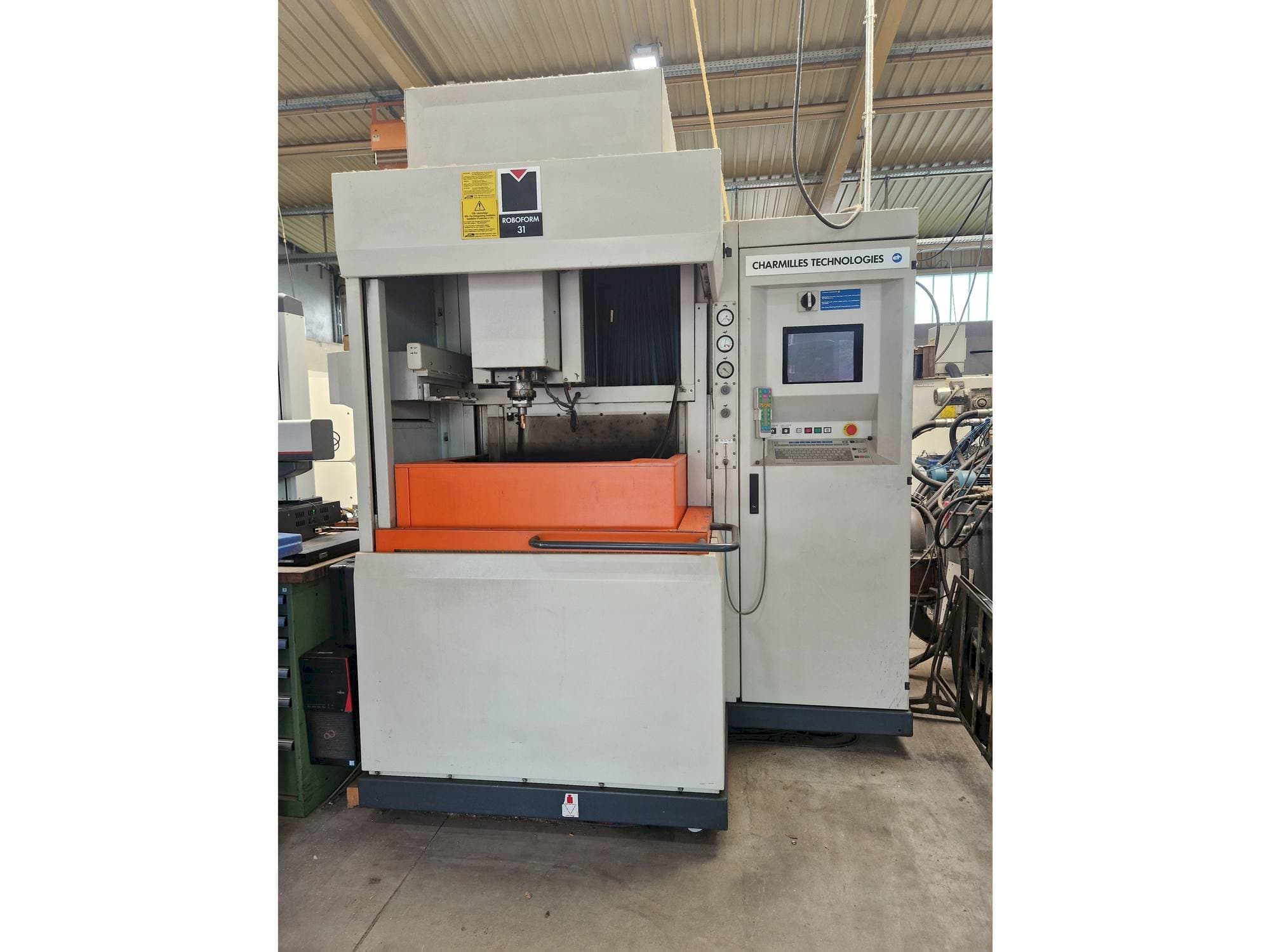 Vue de face de la machine CHARMILLES Roboform 31