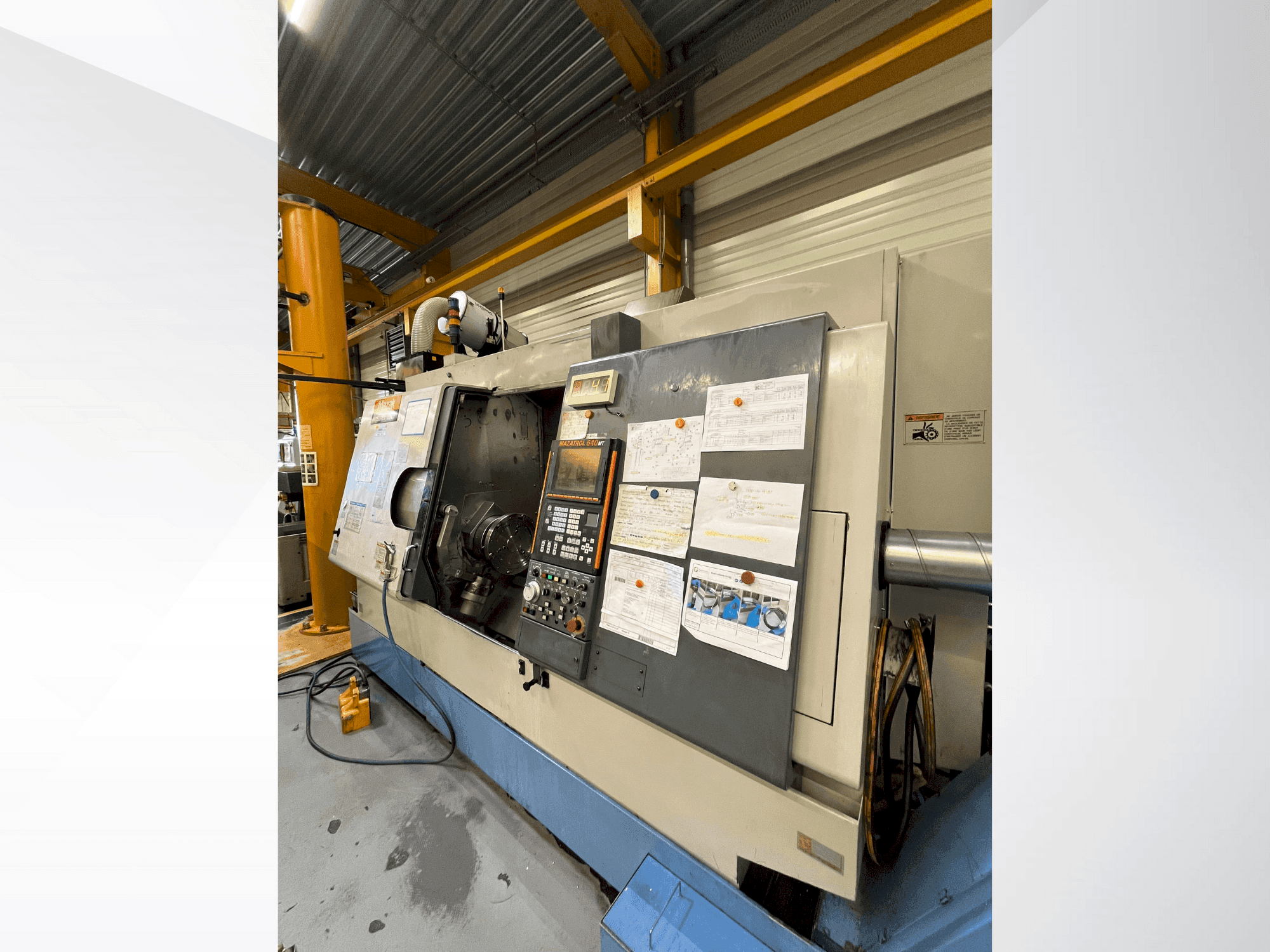 Vue de face de la machine Mazak Integrex 400Y