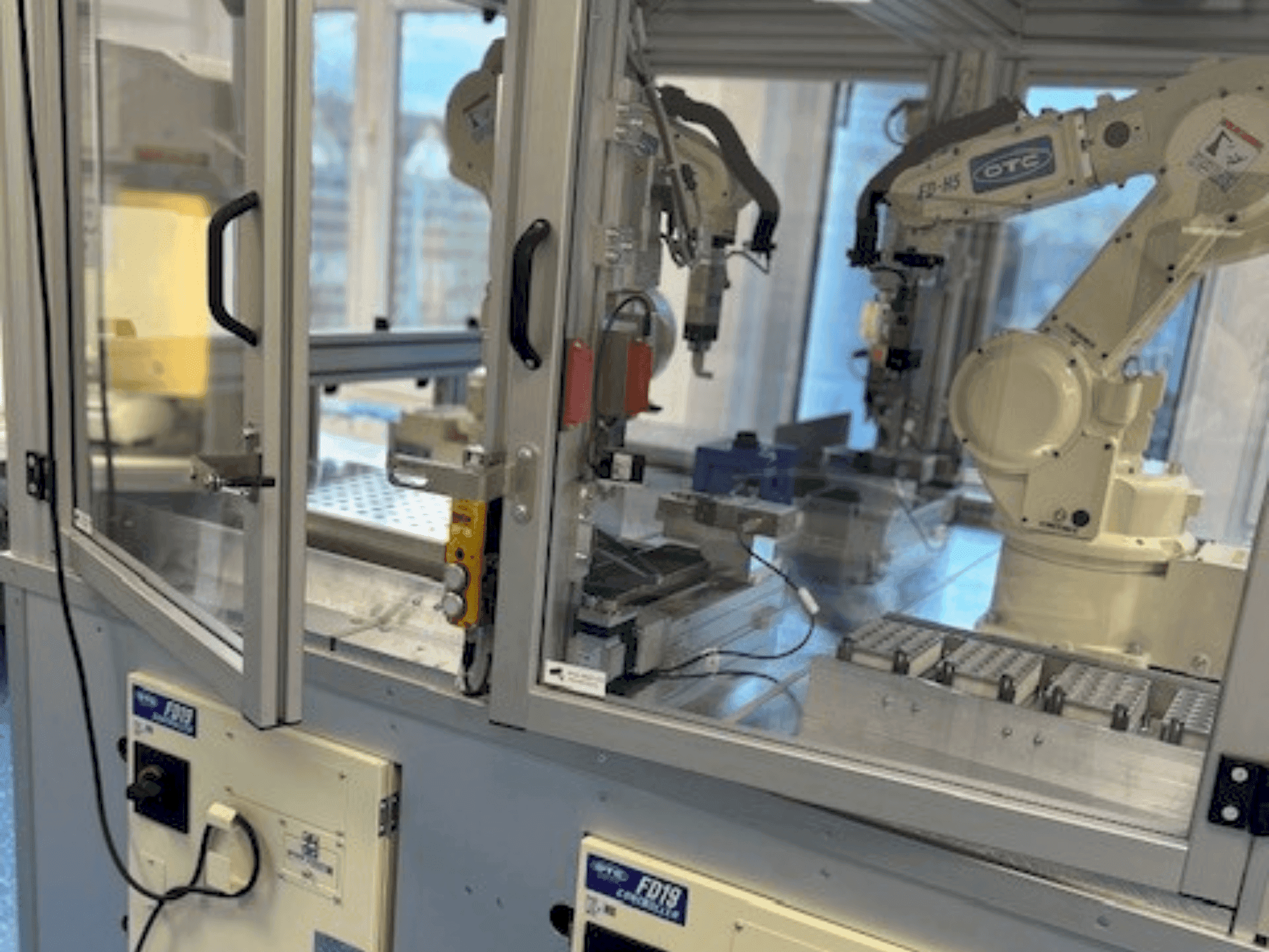 Vue de face de la machine OTC Daihen NH52-NEFC