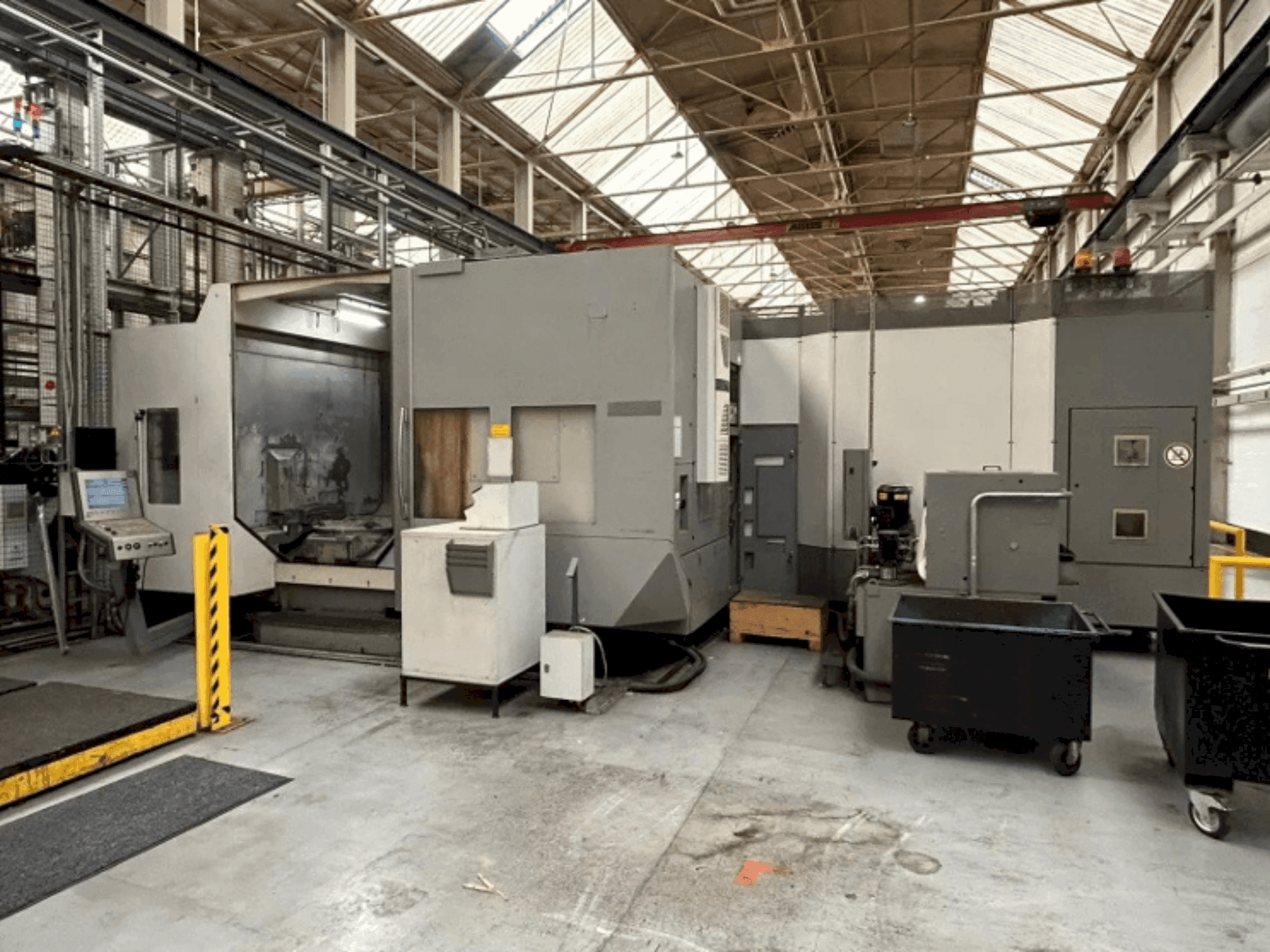 Vue de face de la machine DMG DMC 100 H