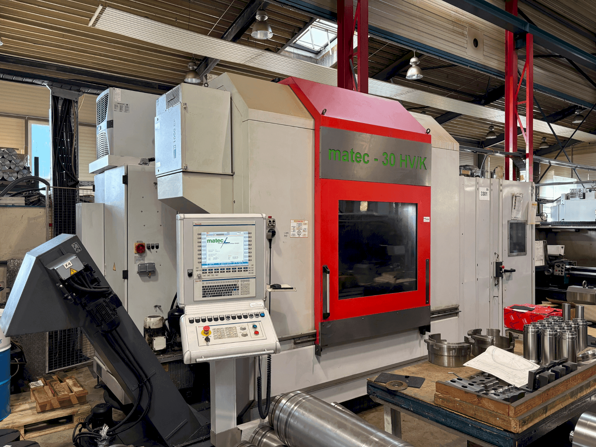 Vue de face de la machine Matec MATEC 30 HV/K