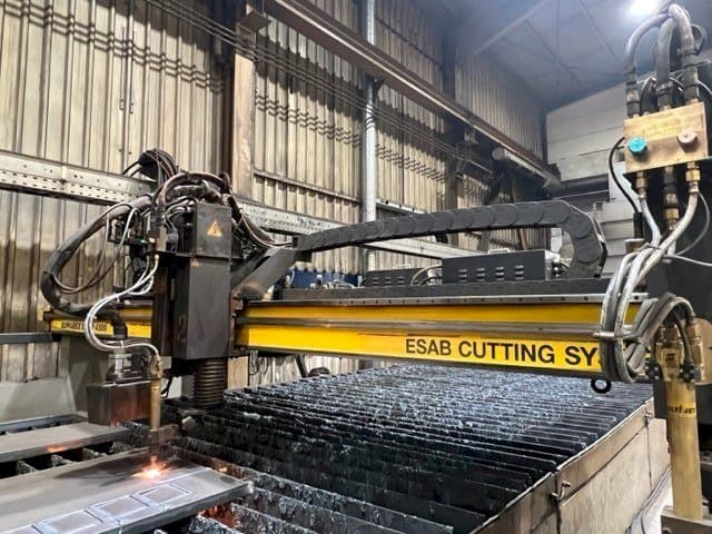 Vue de face de la machine ESAB SXE-P14500 SUPRAREX