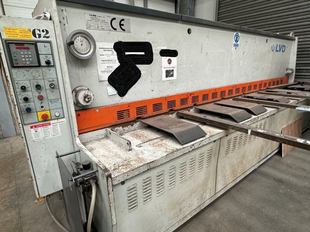 Vue de face de la machine LVD HST-C 40/6