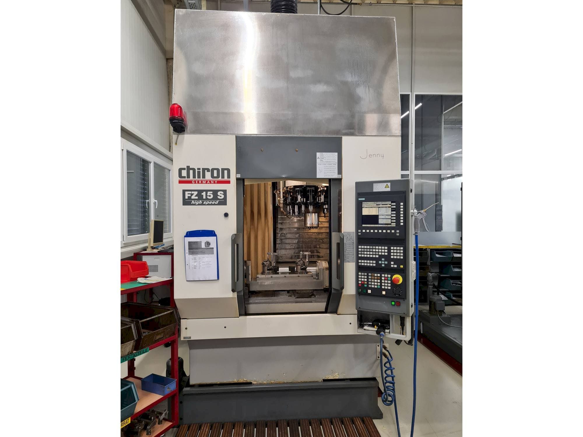 Vue de face de la machine CHIRON FZ 15 S