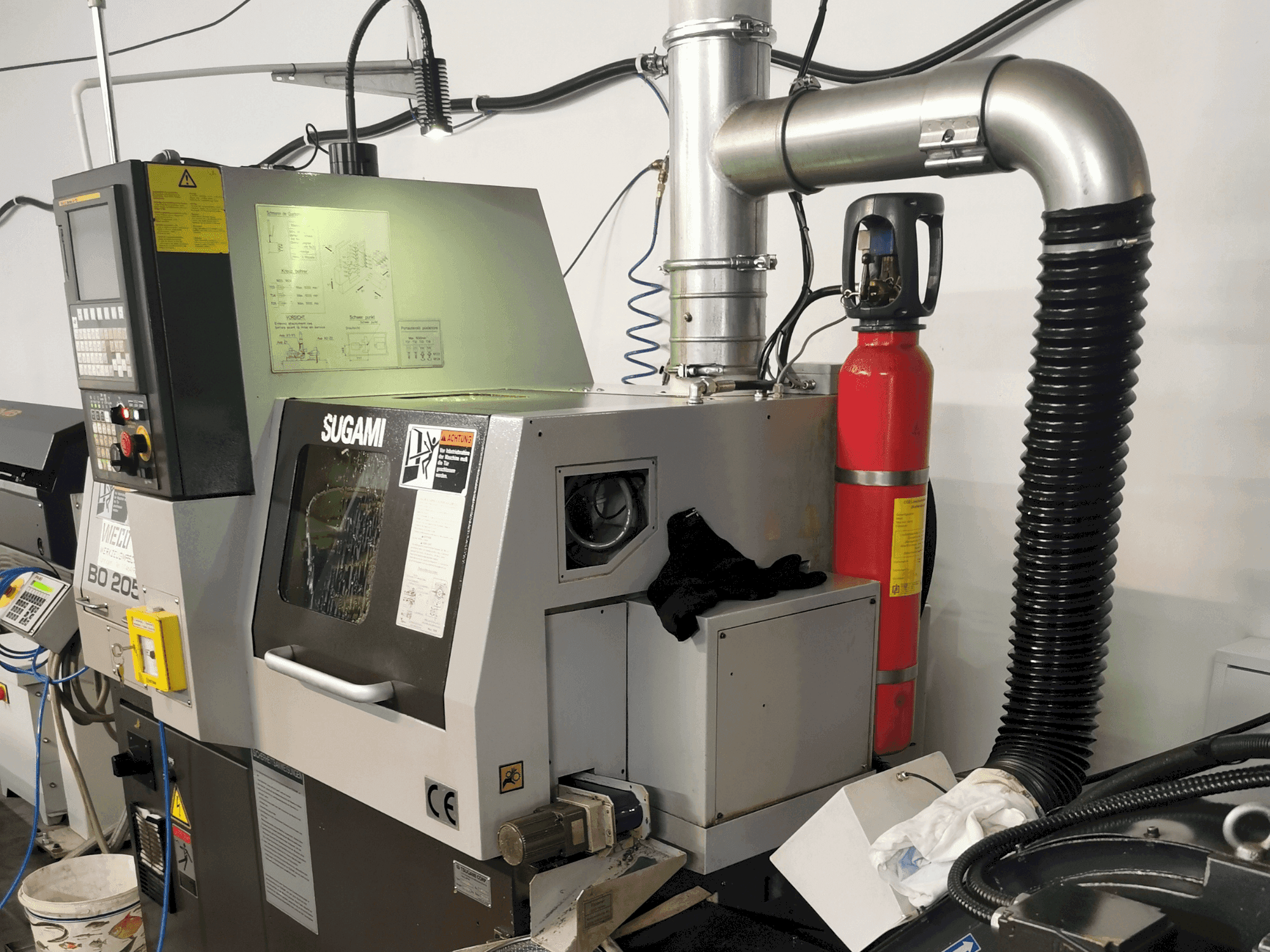 Vue de face de la machine TSUGAMI BO205E