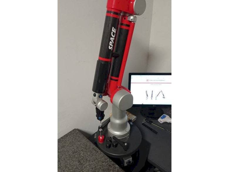 Vue de face de la machine Tomelleri Engineering Space - 6 Axes