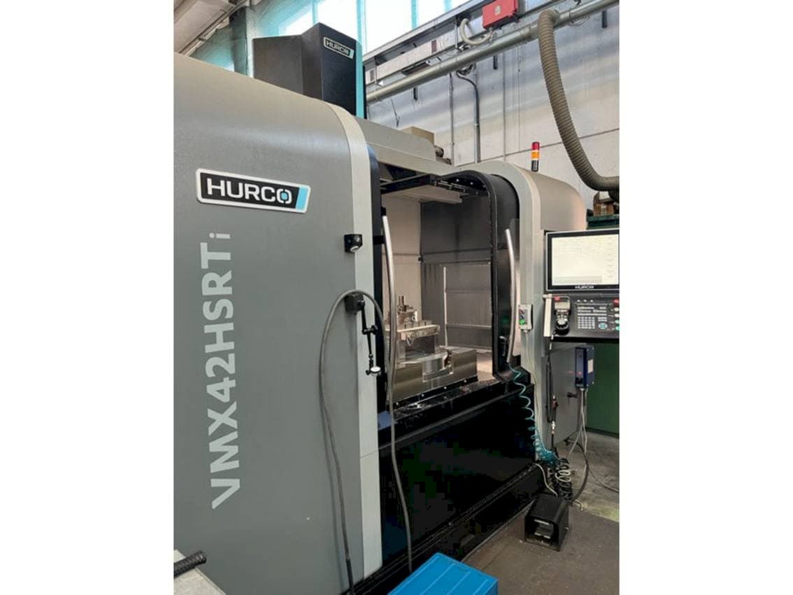 Vue latérale gauche de la machine Hurco VMX42HSRTi