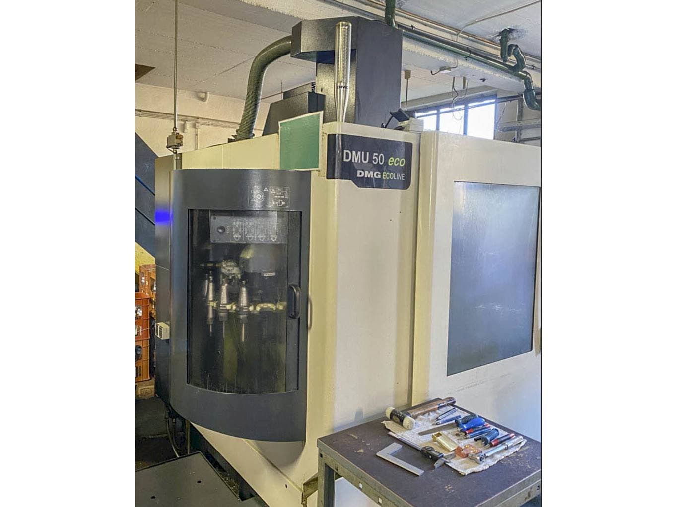 Vue de face de la machine DMG MORI DMU 50 eco