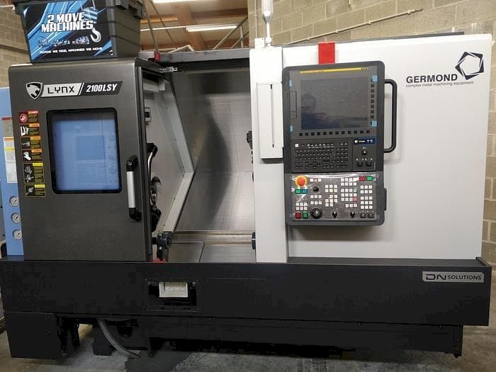 Vue de face de la machine DN SOLUTIONS LYNX 2100 LSYB