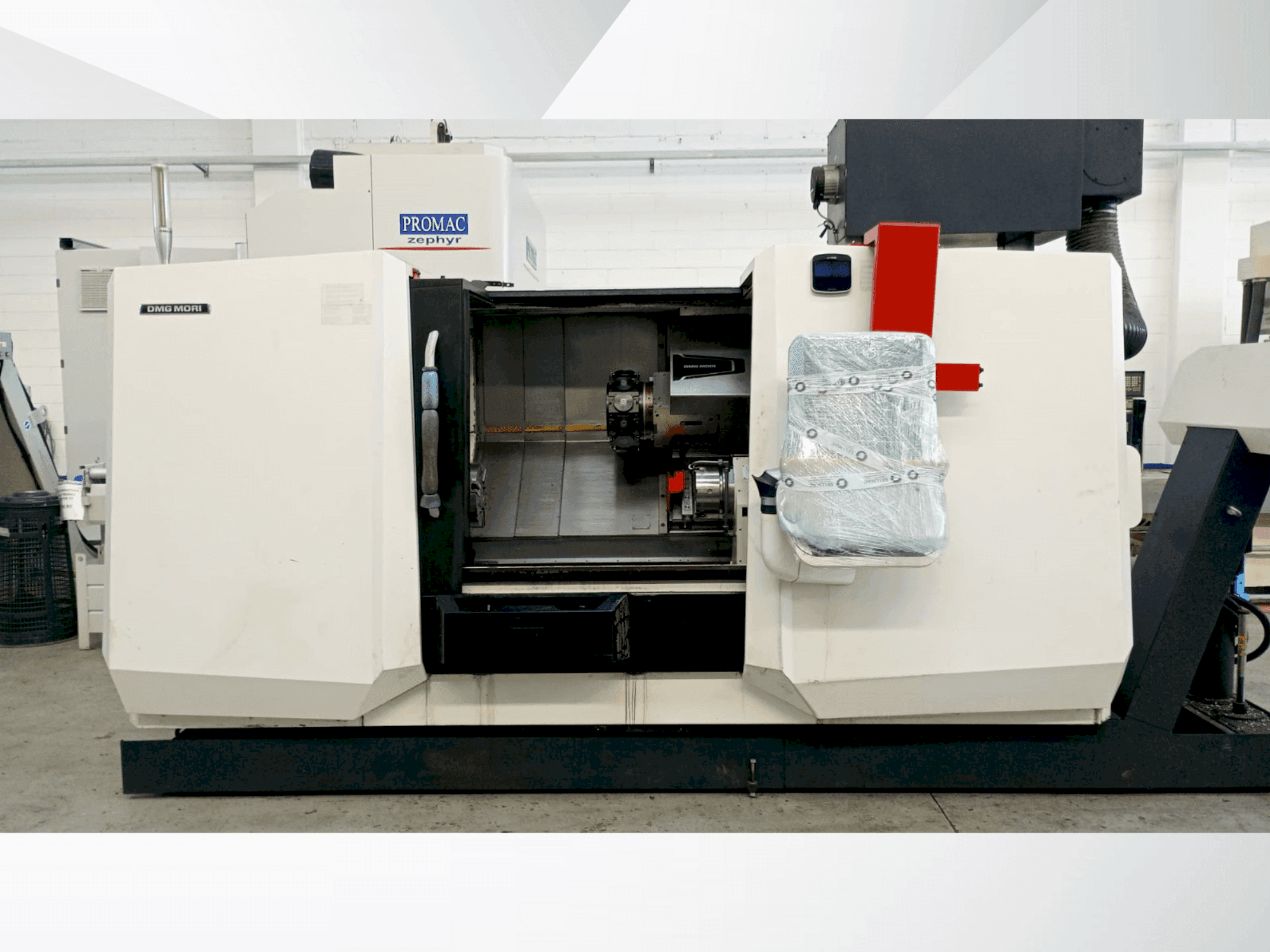 Vue de face de la machine DMG MORI CLX 550