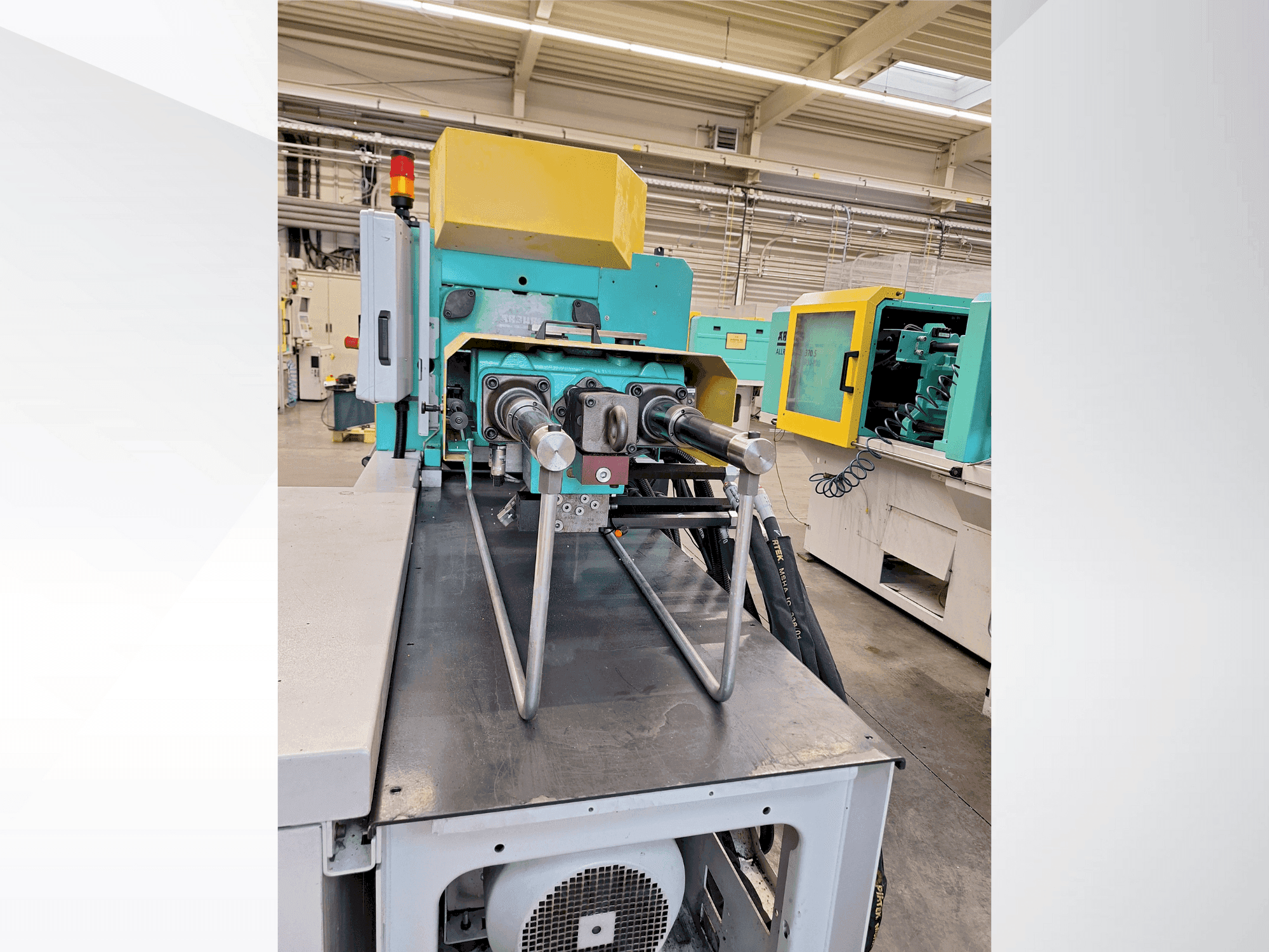 Vue de face de la machine Arburg 370 S 600 - 170