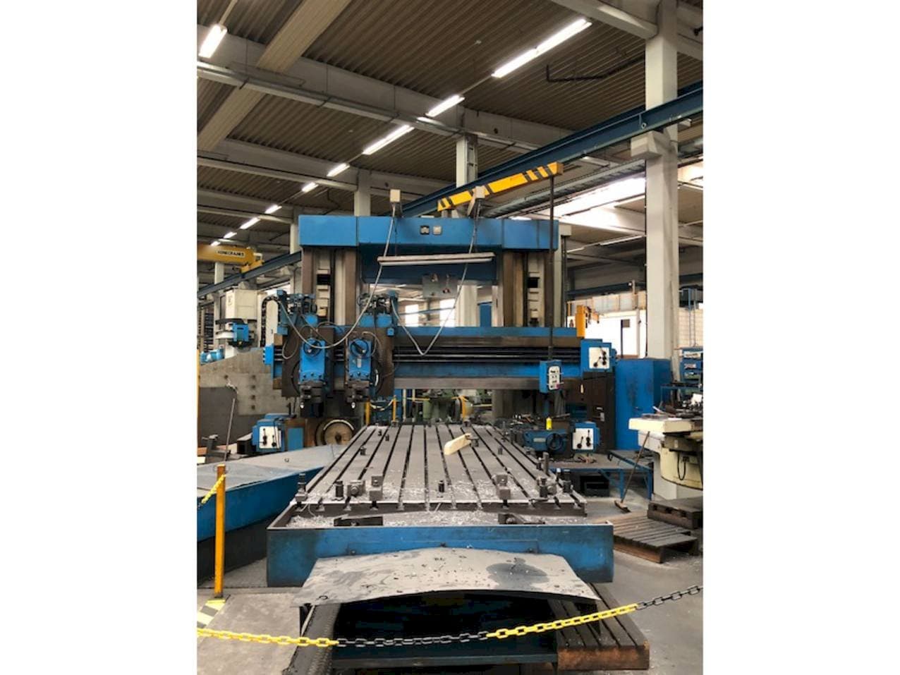 Vue de face de la machine SHV FELD12 Q251