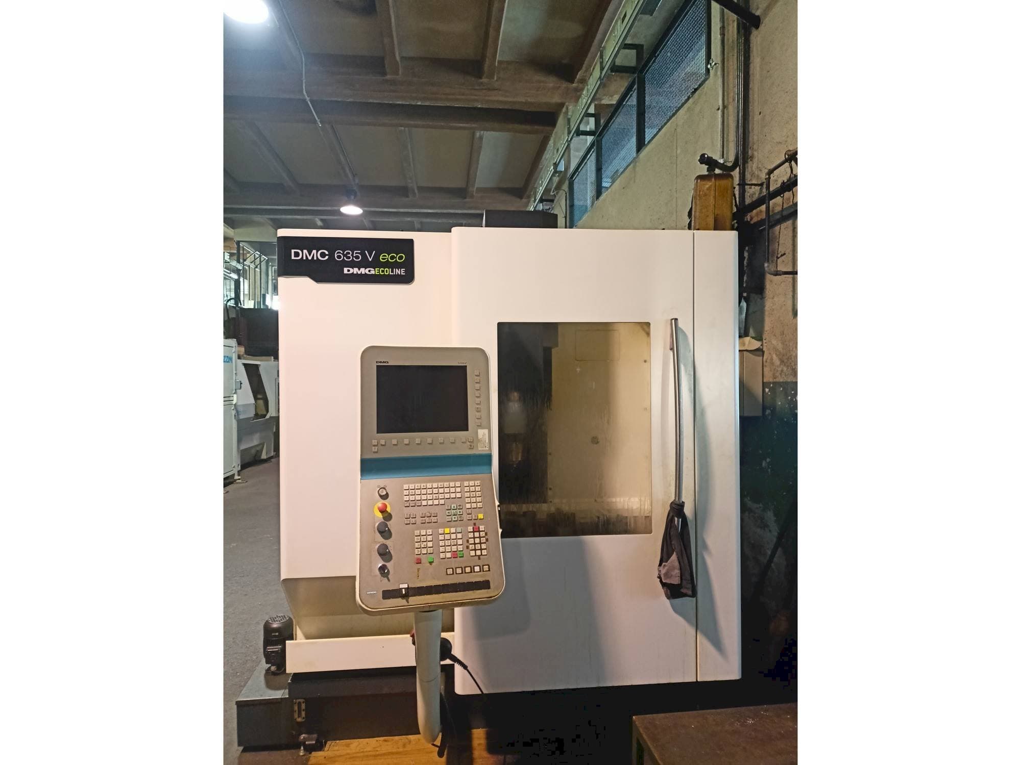 Vue de face de la machine DMG DMC 635V Ecoline