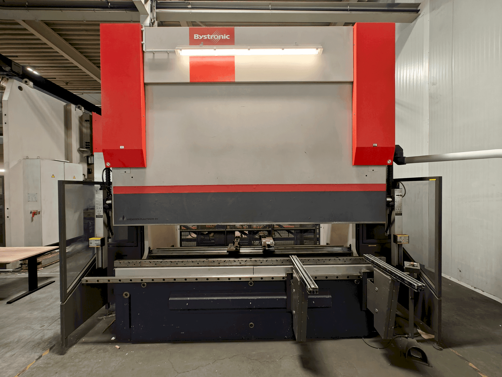 Vue de face de la machine Bystronic Xpert100x3100