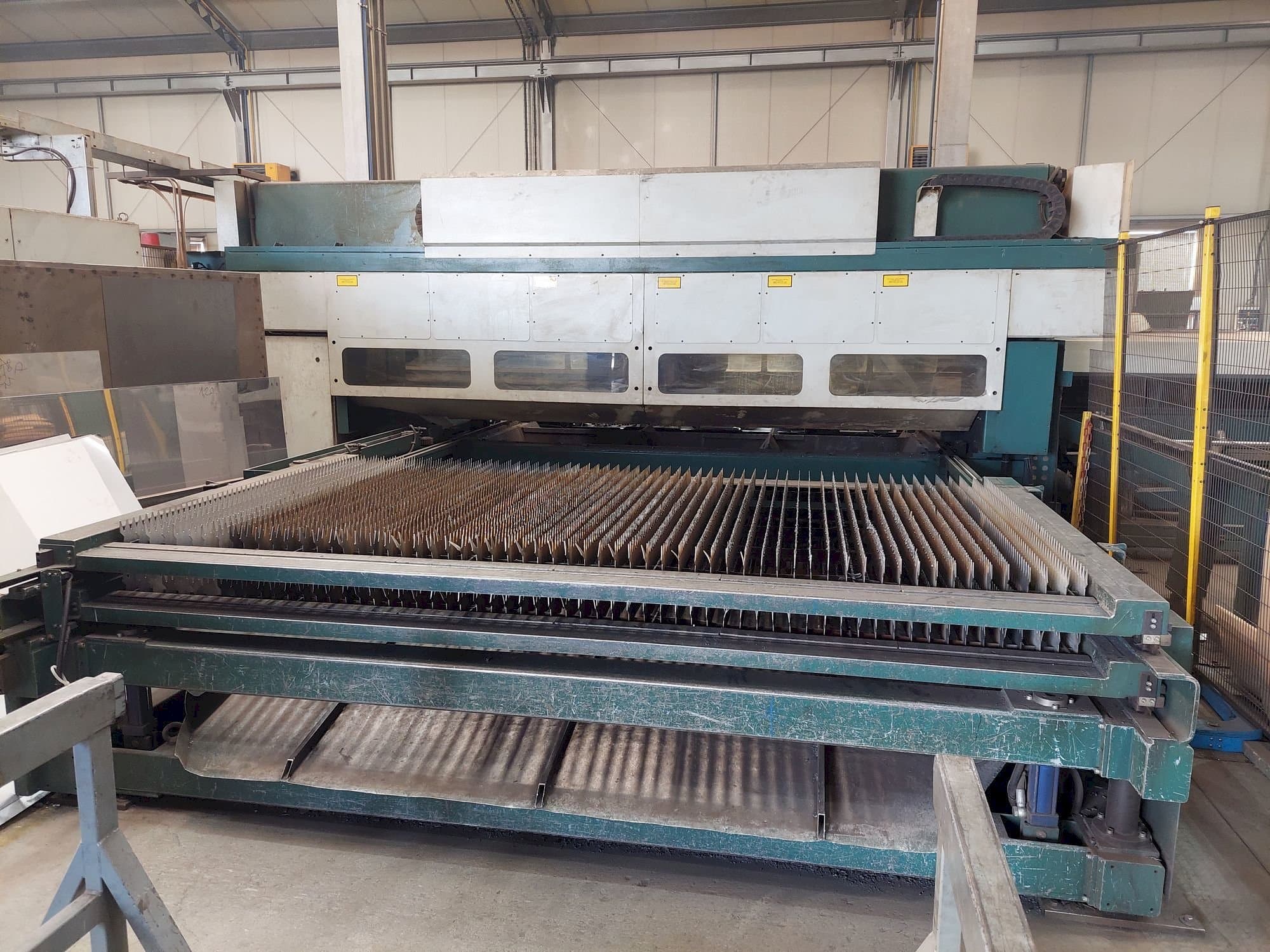 Vue de face de la machine ADIGE LT COMBO