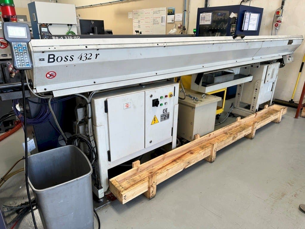 Vue gauche de la machine Citizen M-32