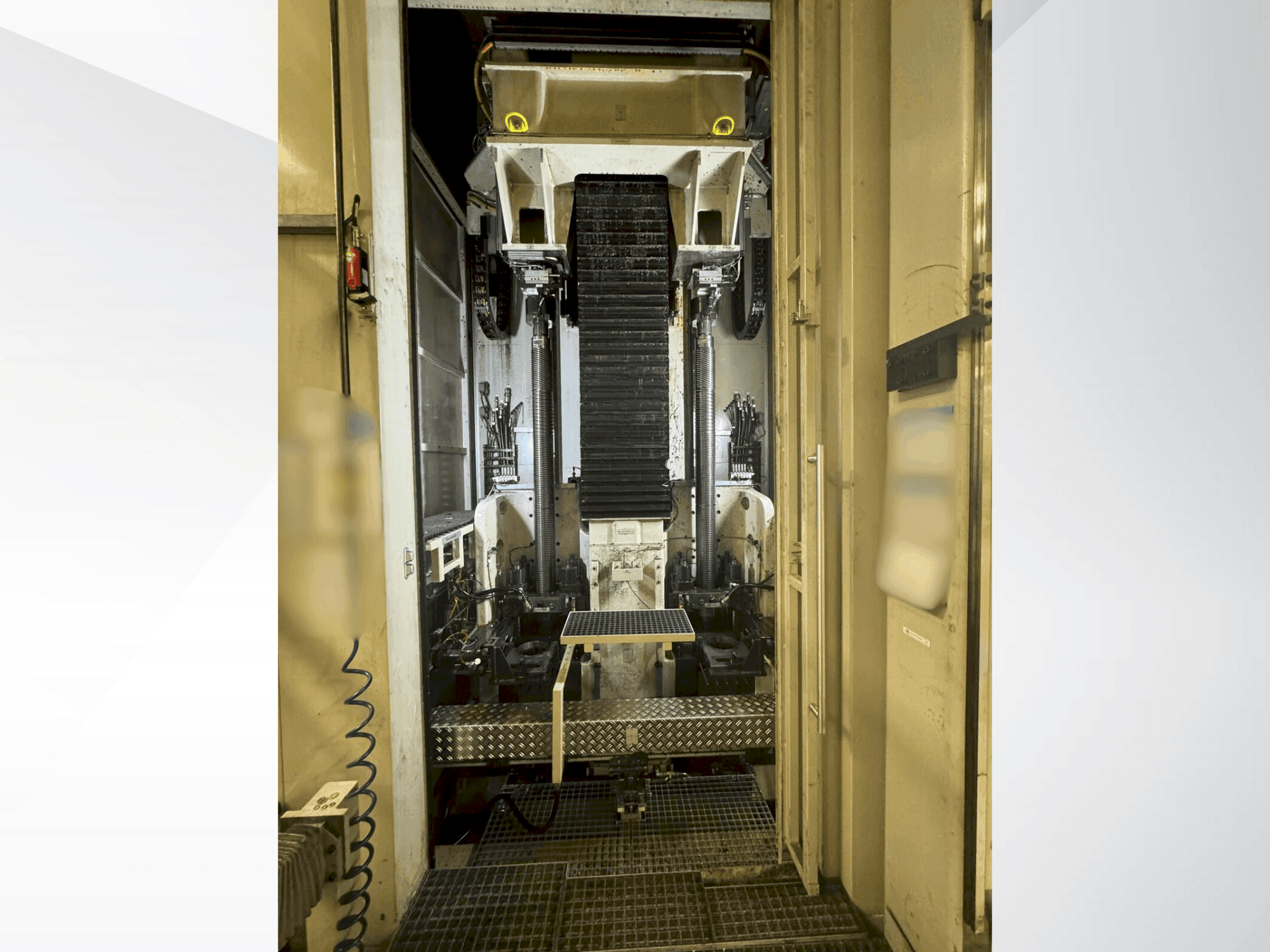 Vue de face de la machine FORST RISH 60x2125x630