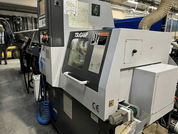 Vue de face de la machine TSUGAMI B0205E-II