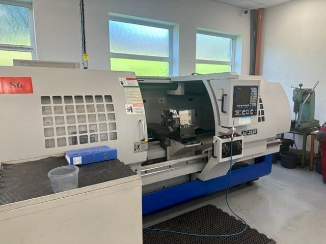 Vue de face de la machine MASCUT AC-2580