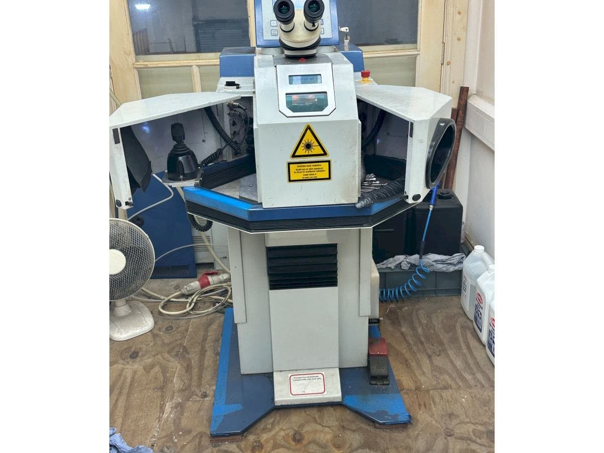 Vue de face de la machine ALPHA LASER ALV 150 SM