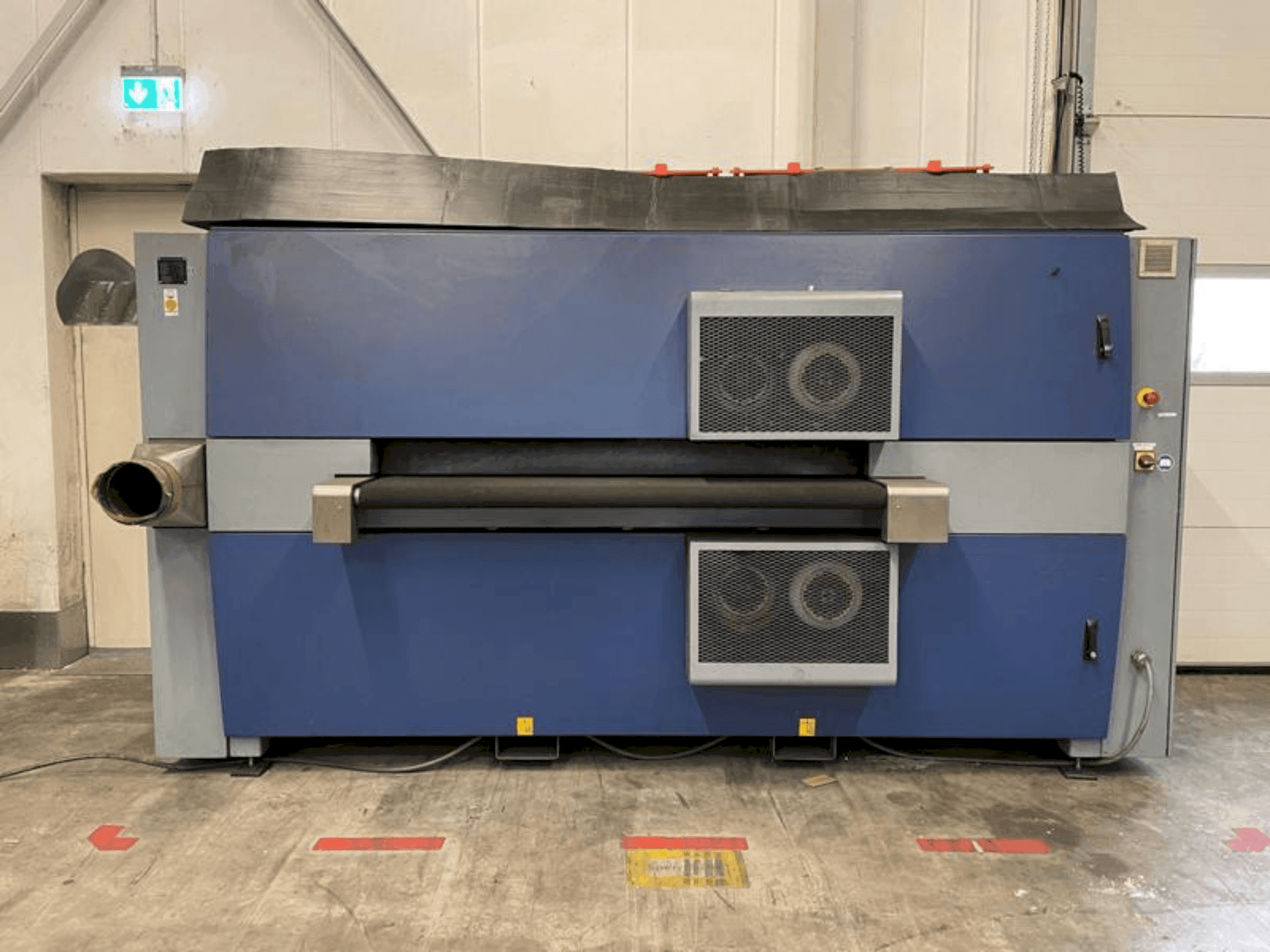 Vue de face de la machine LISSMAC SBM-M 1500 B2