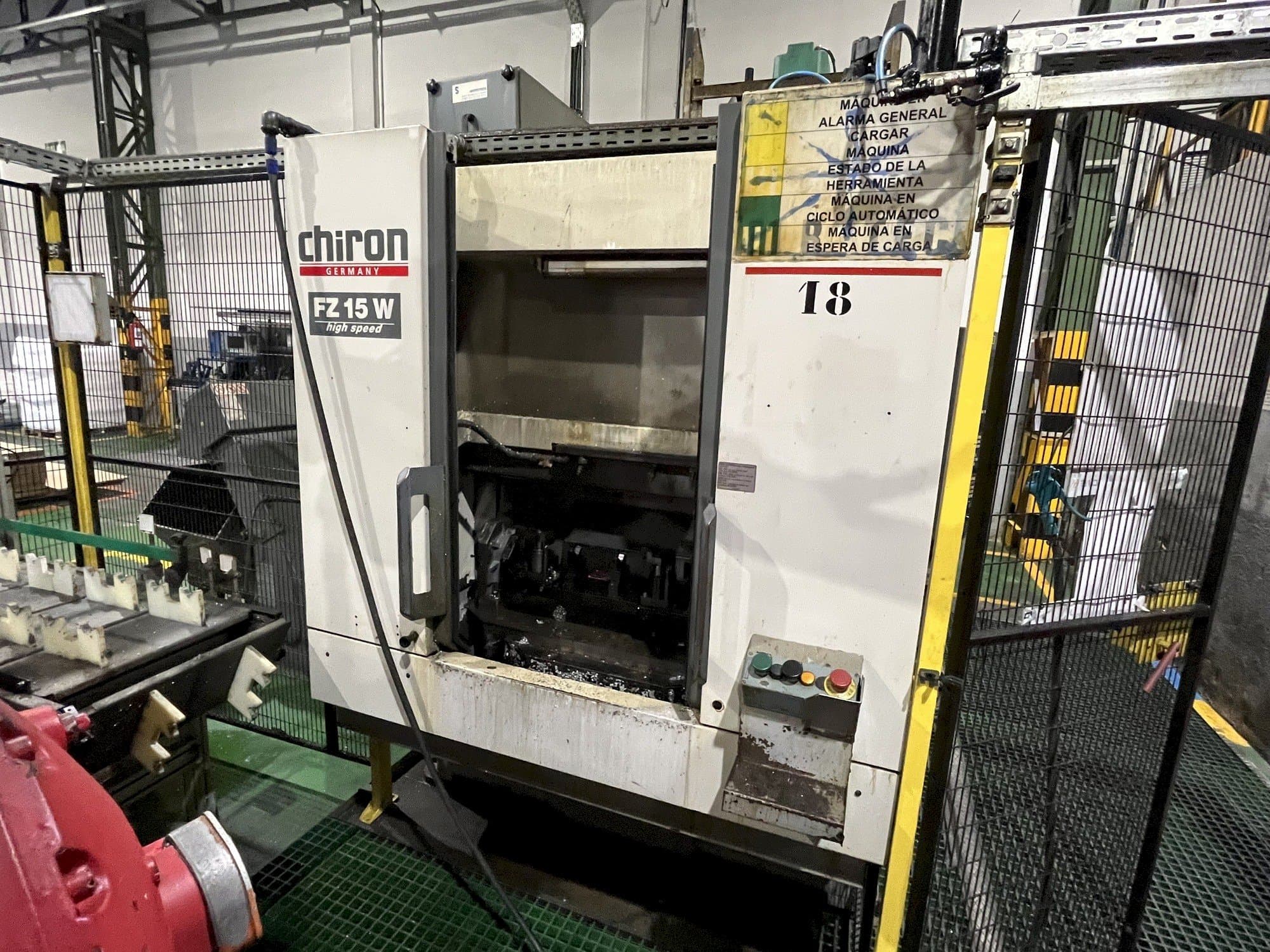 Vue de face de la machine CHIRON FZ15W