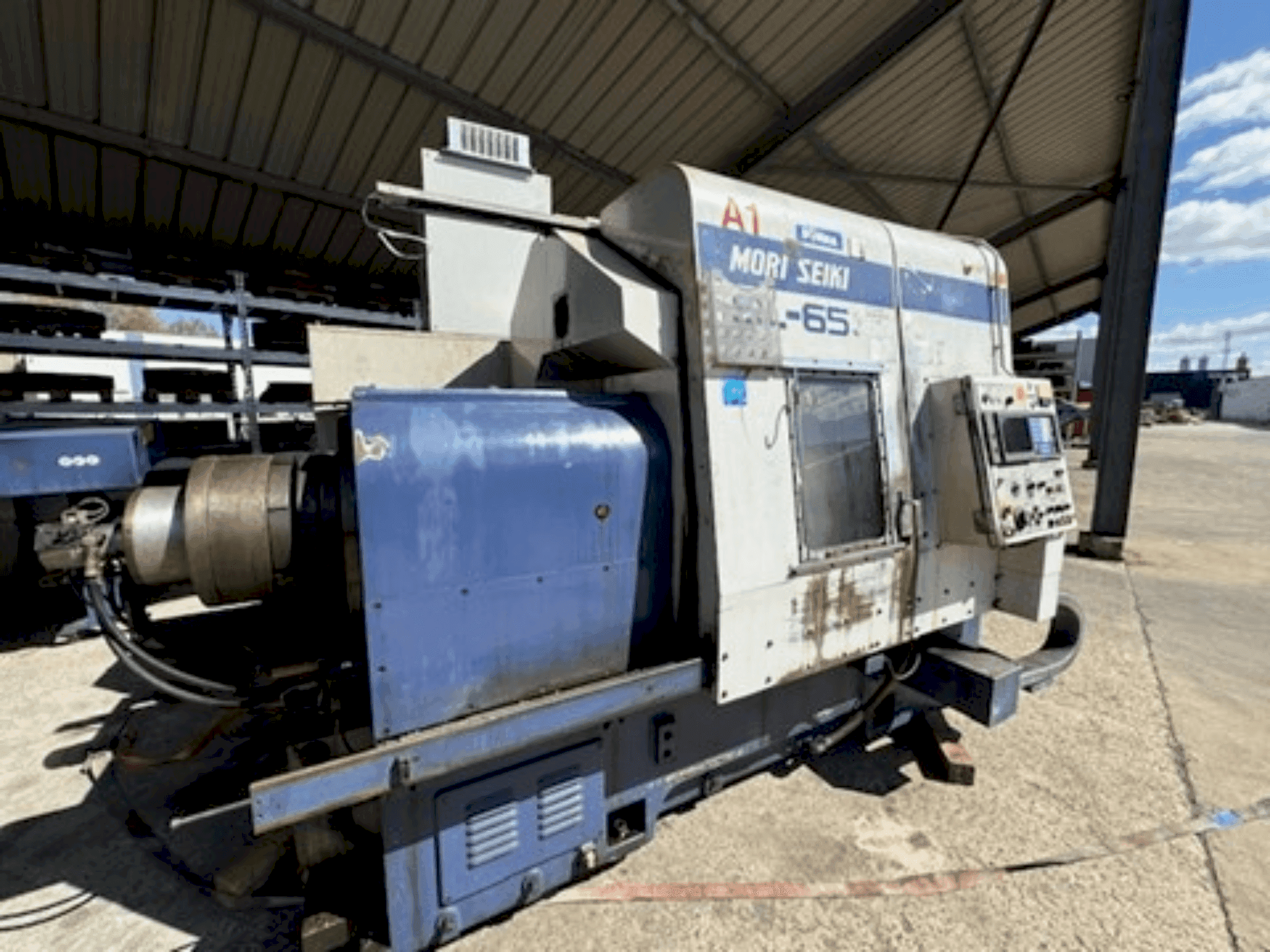 Vue de face de la machine MORI SEIKI SL-65C