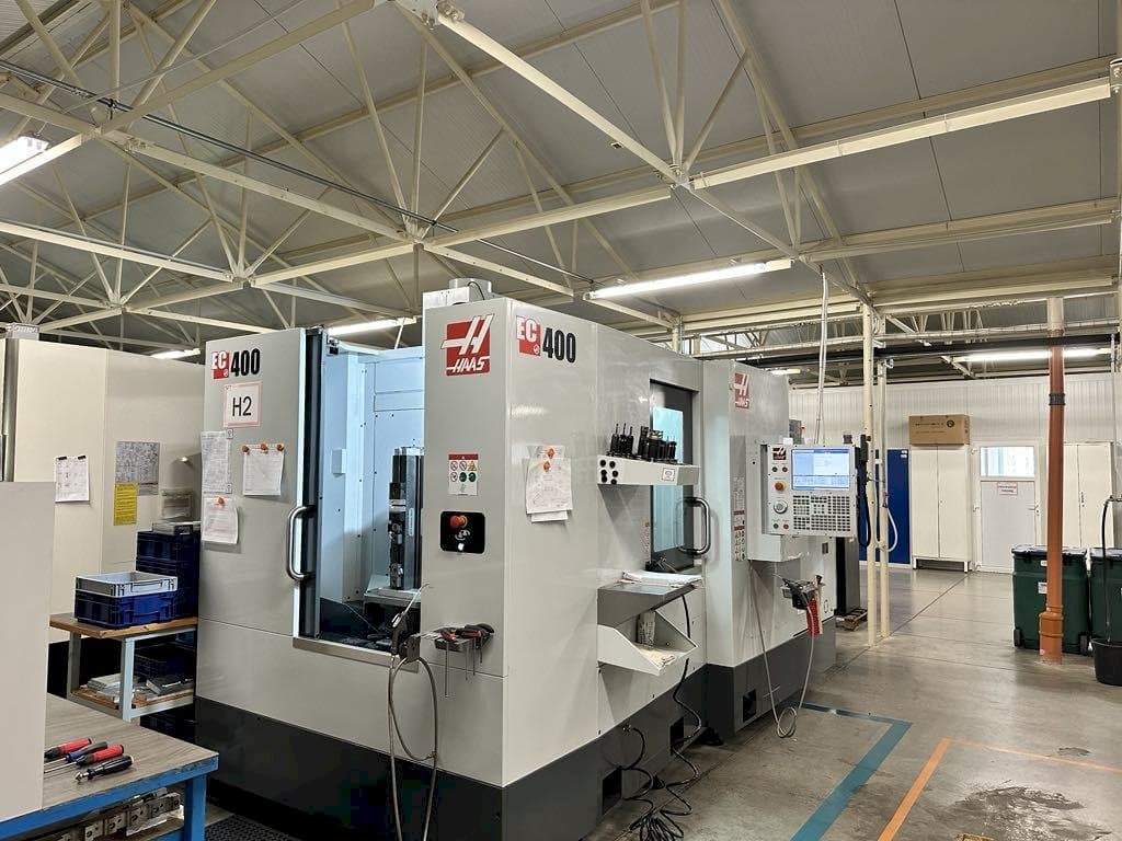 Vue de face de la machine HAAS EC-400