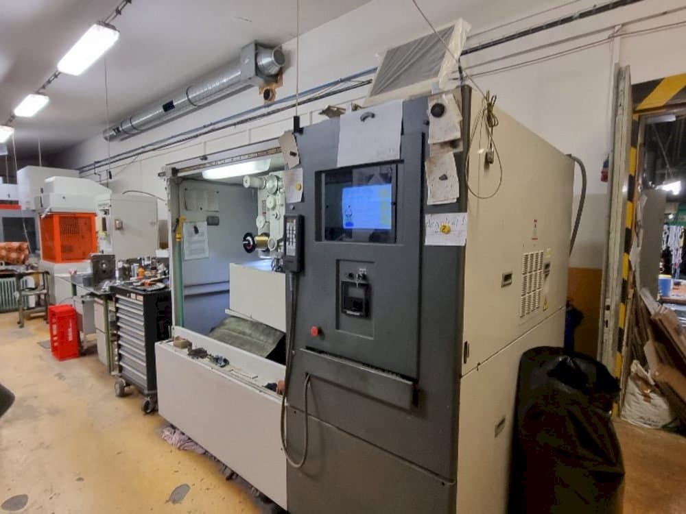 Vue de face de la machine HITACHI SEIKI 254Y