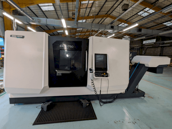 Vue de face de la machine DMG MORI CLX750 V4