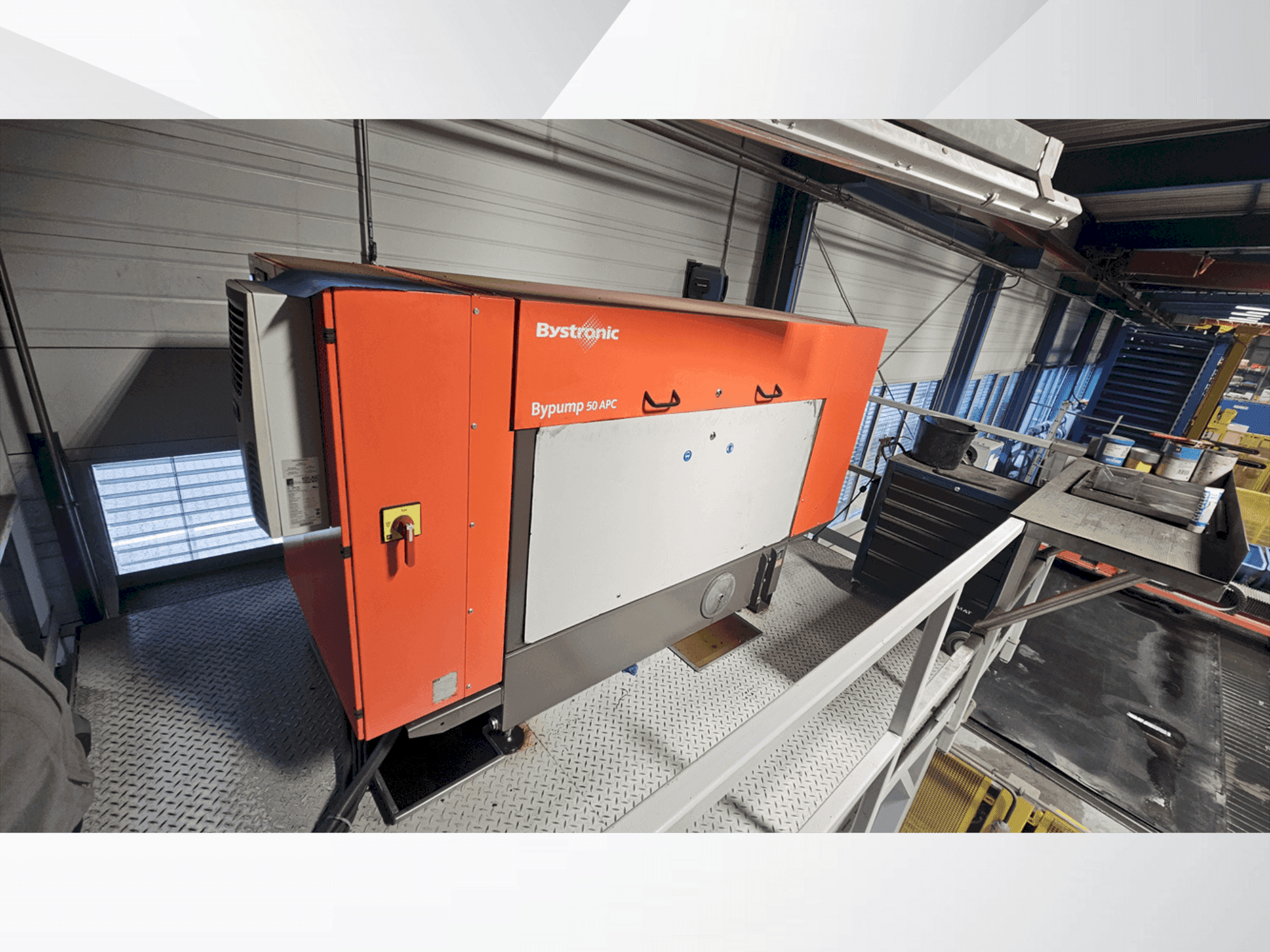 Vue de face de la machine Bystronic Byjet 6030L