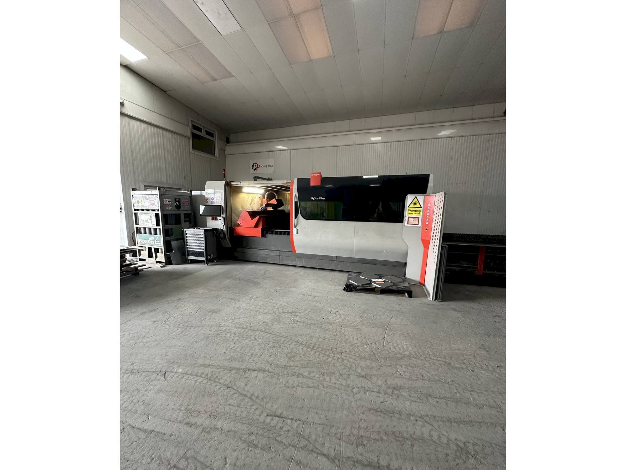 Vue de face de la machine Bystronic Bystar 6KW 3015 Fiber