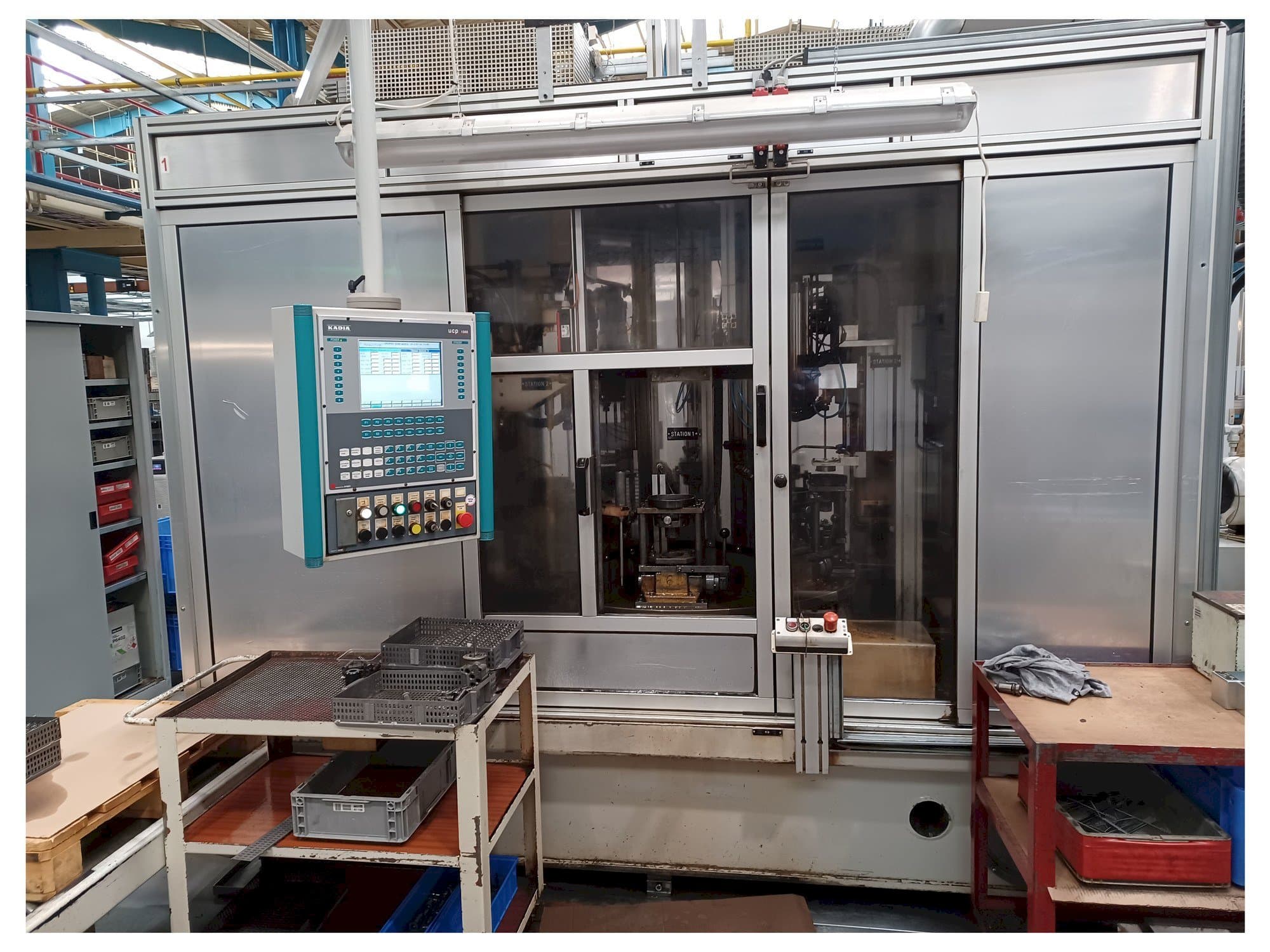 Vue de face de la machine KADIA 2PH 60/250R