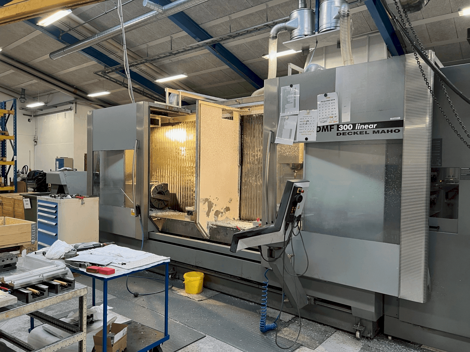 Vue de face de la machine DMG DECKEL MAHO DMF 300