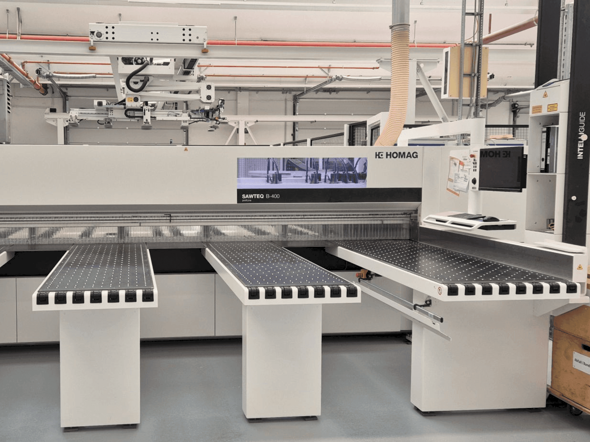 Vue de face de la machine HOLZMA HPP 400