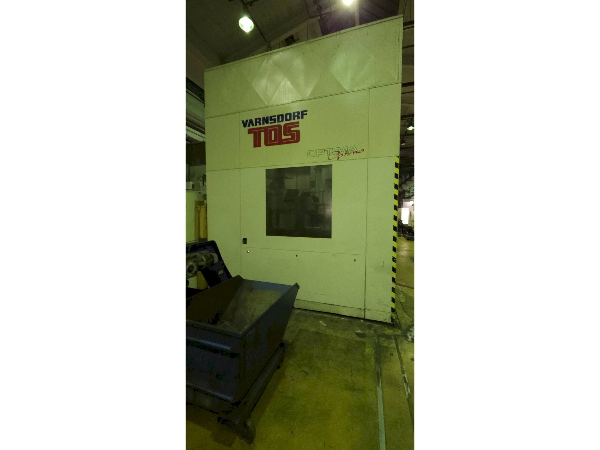 Vue de face de la machine TOS Optima