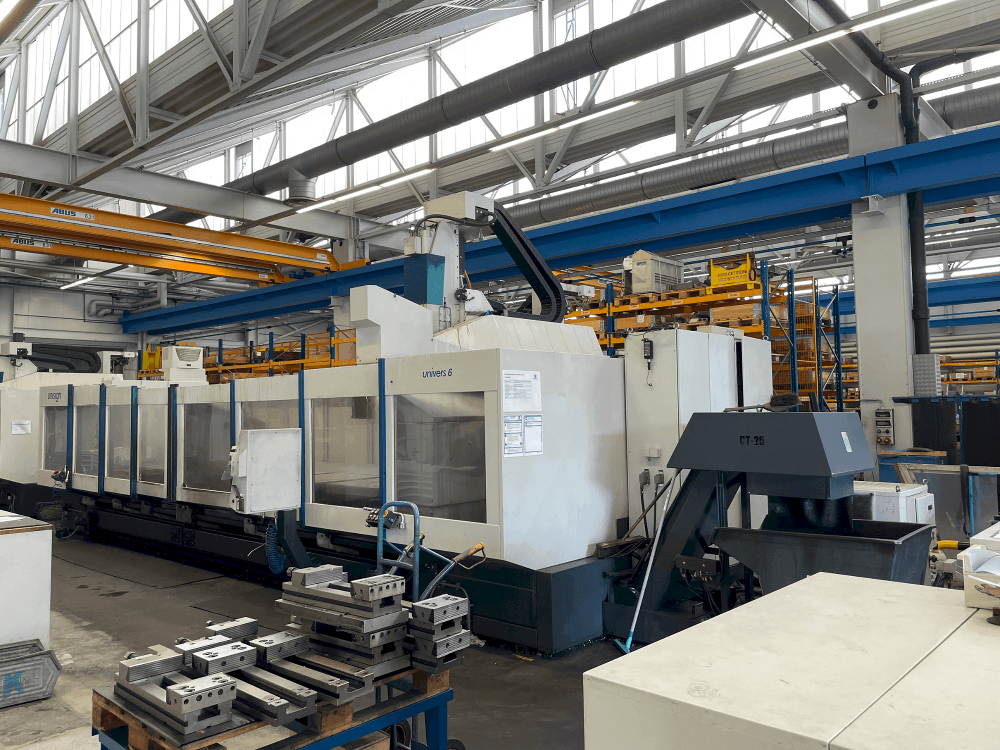 Vue de face de la machine Unisign UNIVERS 6