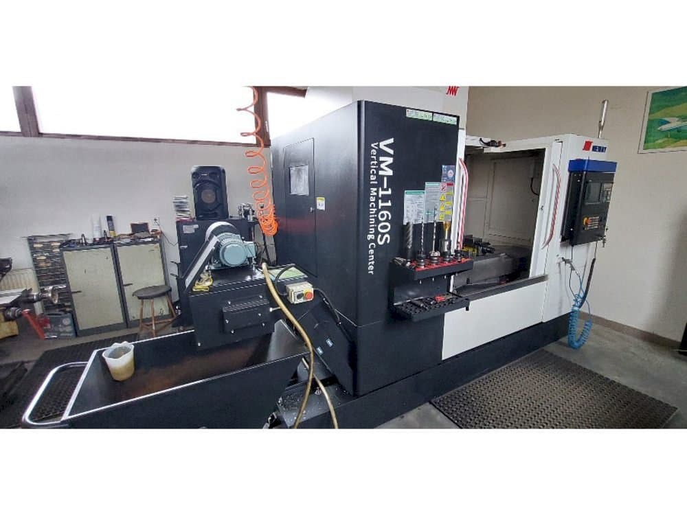 Vue de face de la machine Neway VM 1160