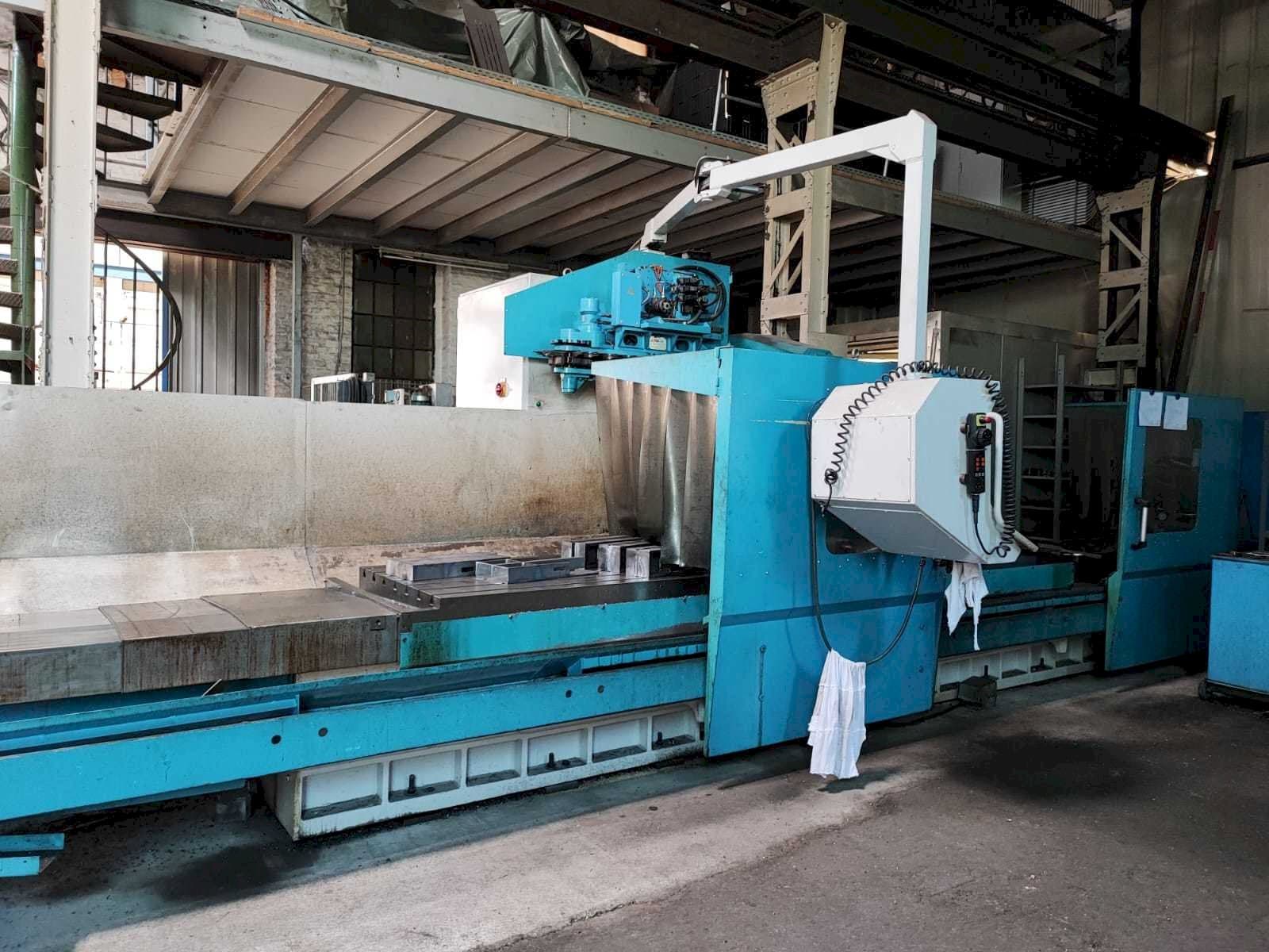 Vue de face de la machine MTE BF 4200