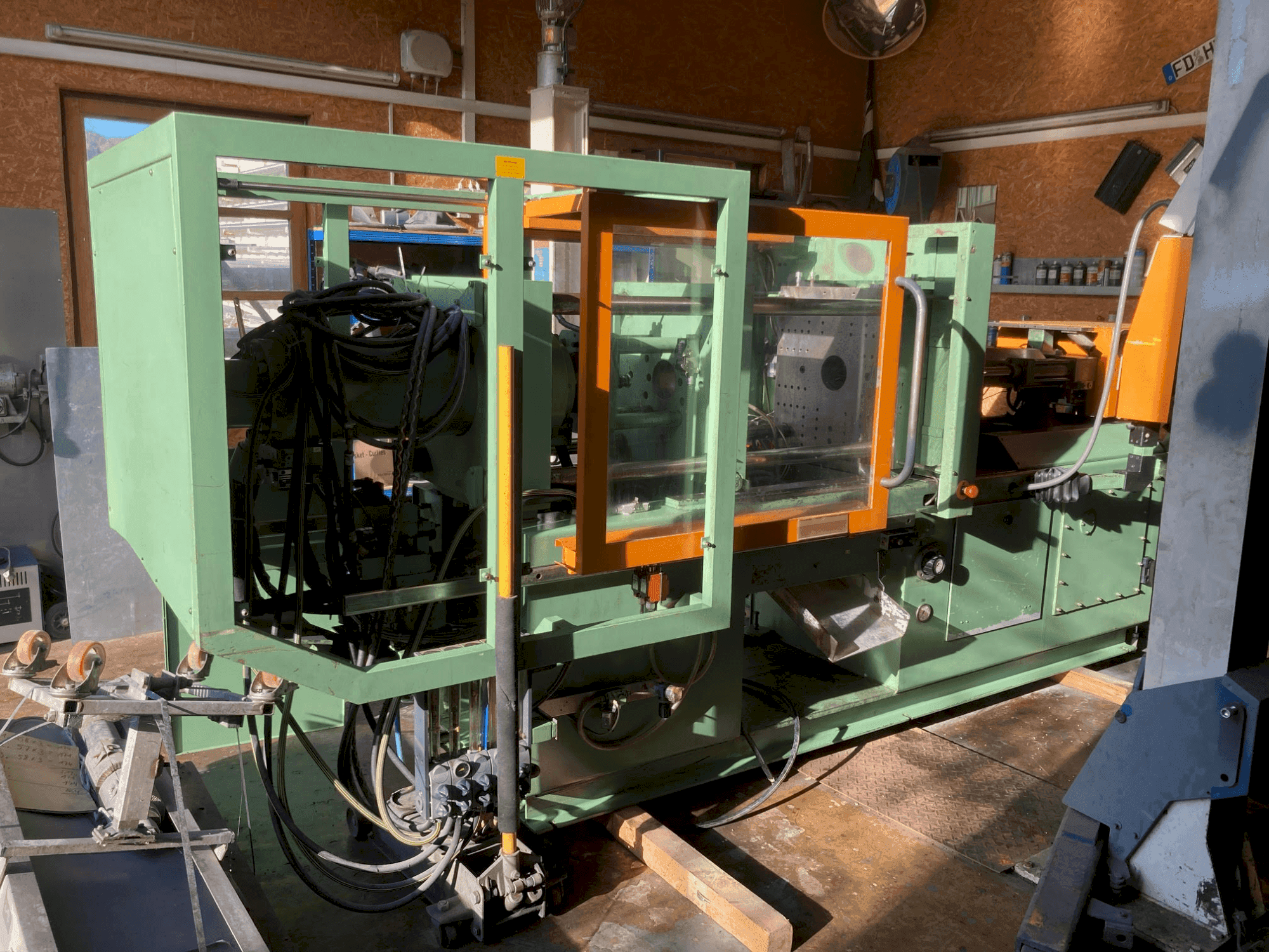 Vue de face de la machine FERROMATIK K75-S