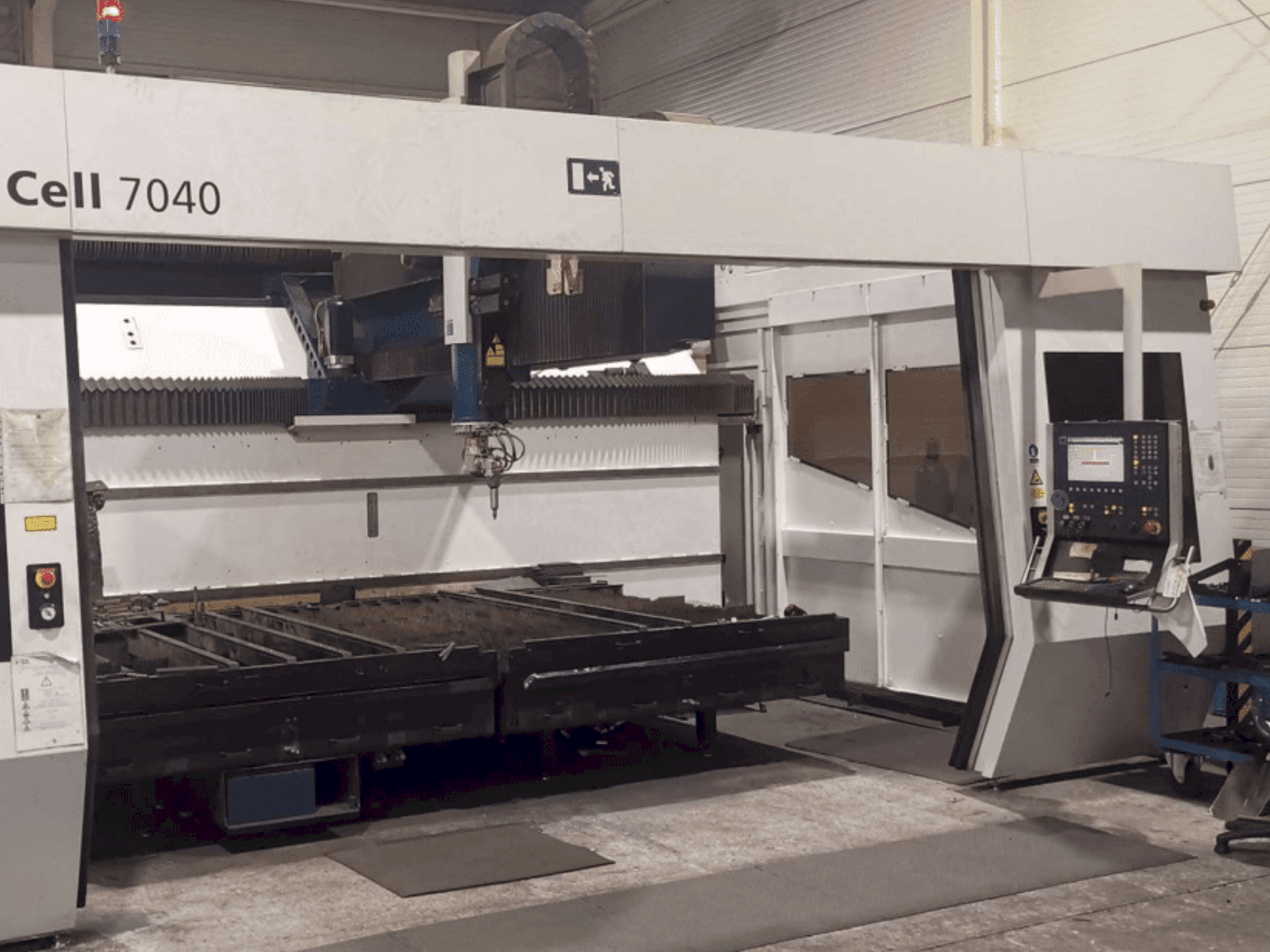 Vue de face de la machine TRUMPF TruLaser Cell 7040
