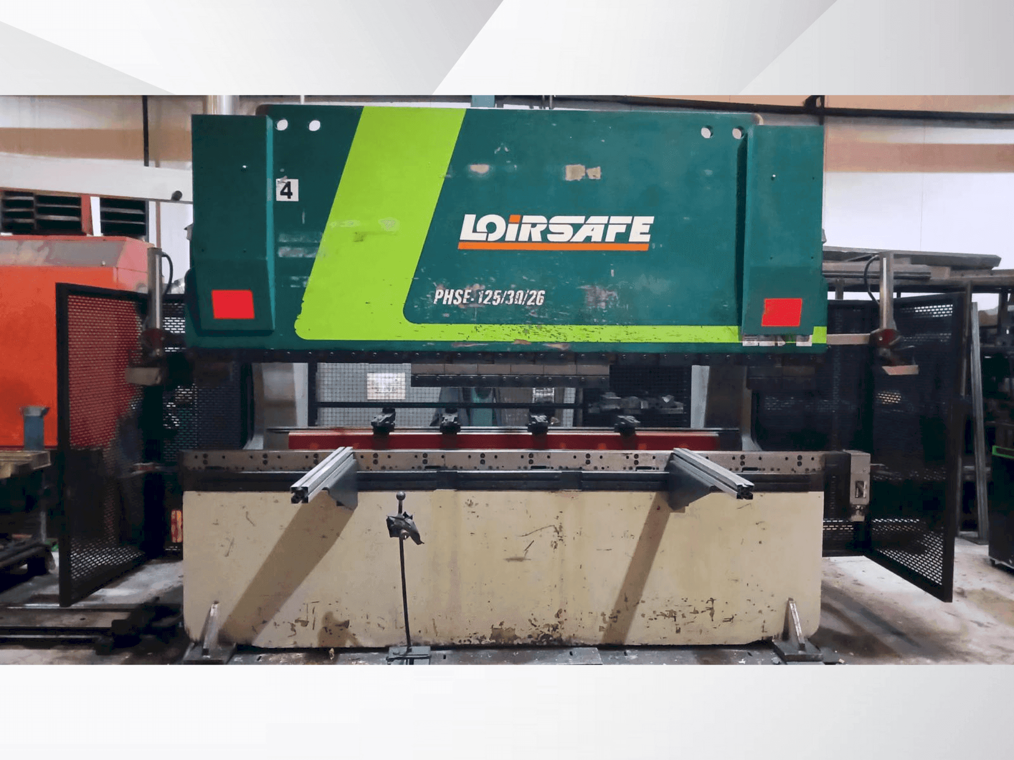 Vue de face de la machine LOIRE SAFE PHSE-125/30/26