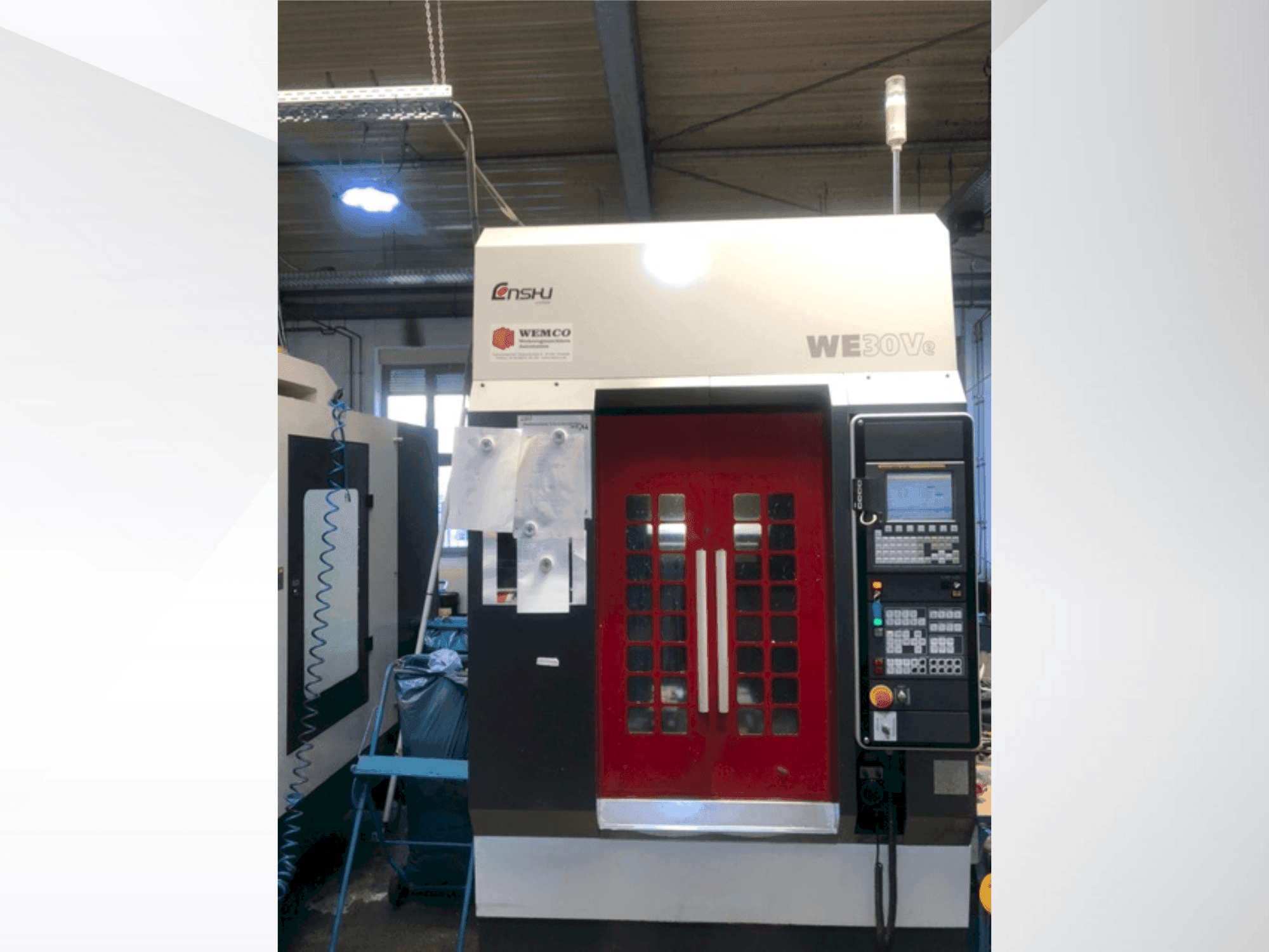 Vue de face de la machine Enshu WE30Ve