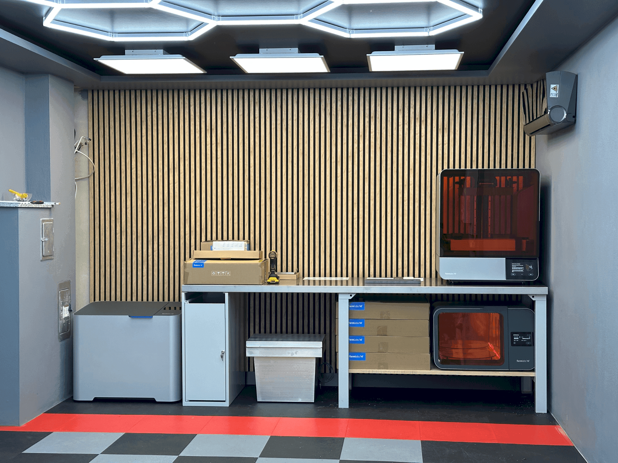 Vue de face de la machine FORMLABS 4L