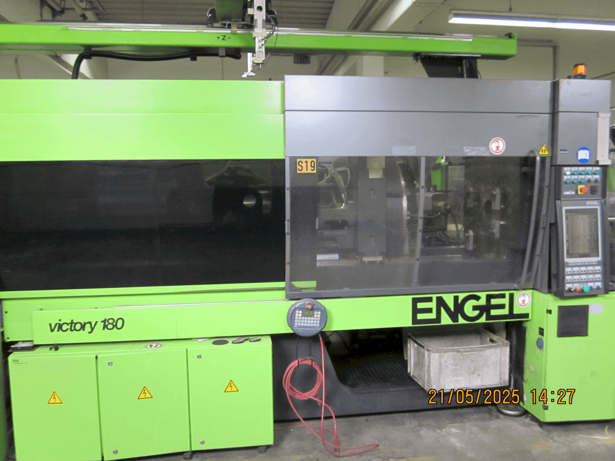 Vue de face de la machine Engel VC 330H/200el/180 Combi