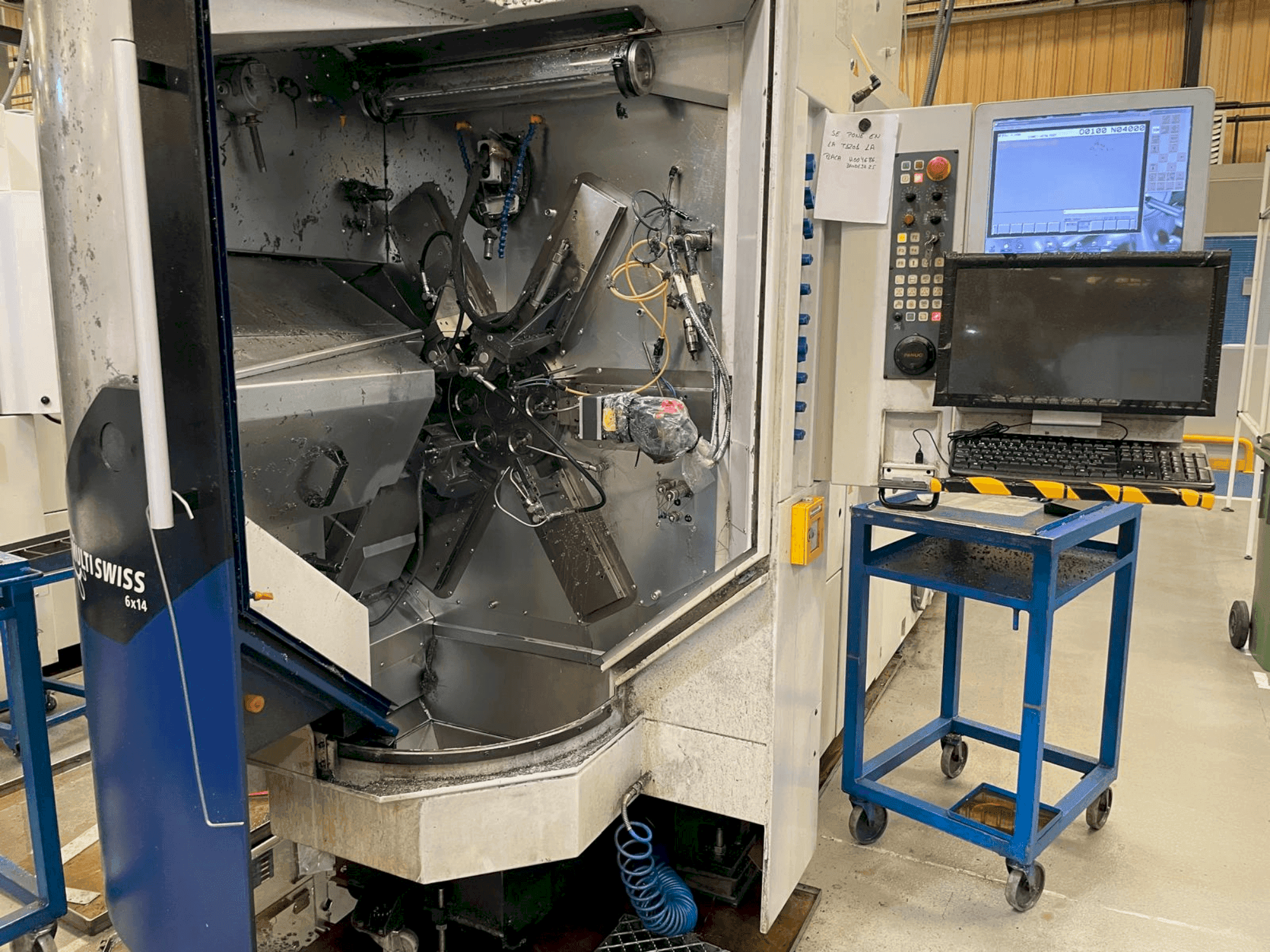 Vue de face de la machine TORNOS MultiSwiss 6x14