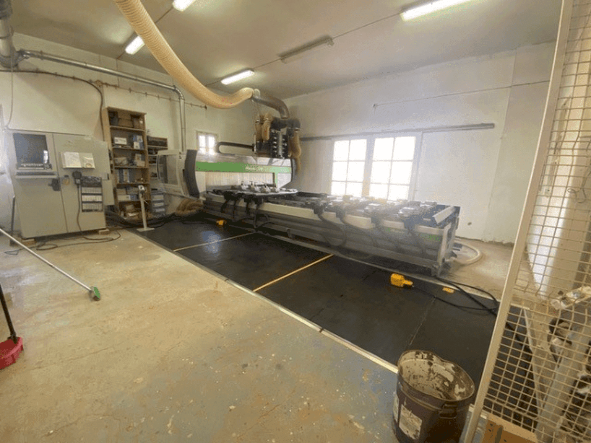 Vue de face de la machine BIESSE ROVER C 9.50