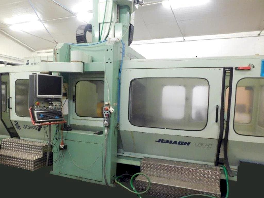 Vue de face de la machine JOBS Jomach 131